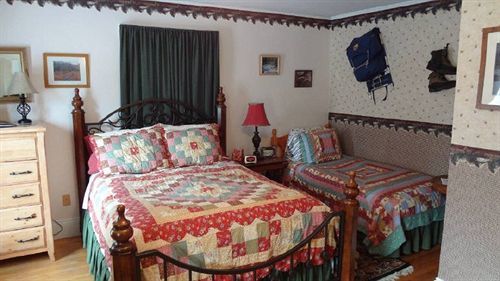 The Young House Bed And Breakfast Millinocket Екстер'єр фото